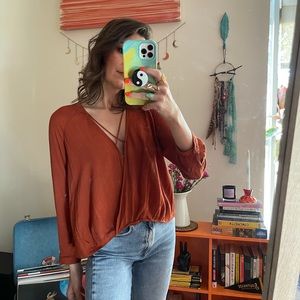 silence + noise | crossover top w/ accent